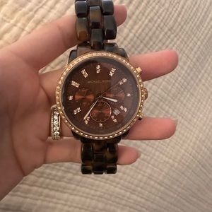 tortoiseshell Michael Kors watch. Like new condition.